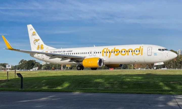Argentine airline Flybondi grounds planes over dollar access