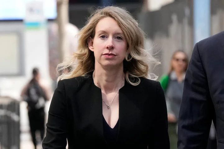 Elizabeth Holmes surrenders to federal prison in Texas to begin 11-year sentence for Theranos scandal