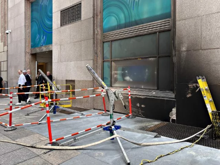 Smoke pours out of Tiffany & Co. flagship 5th Ave. New York store two months after reopening