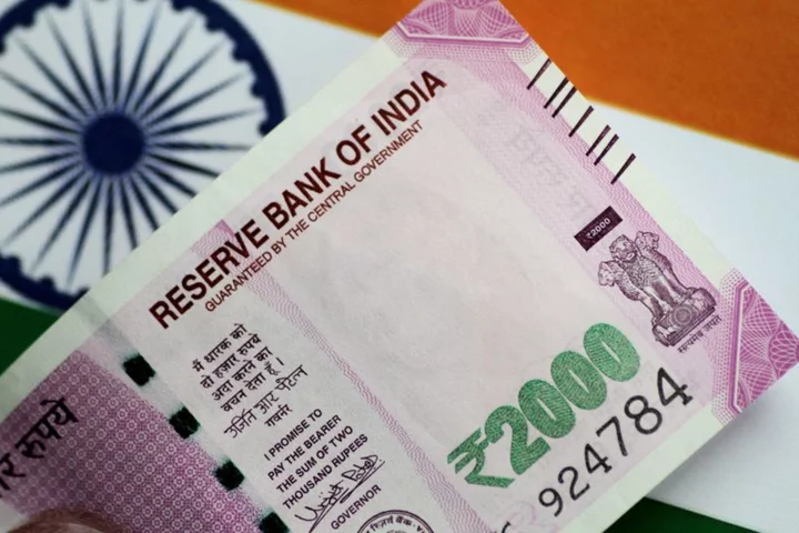 India's forex reserves edge towards $600 billion, hit near 1-year high