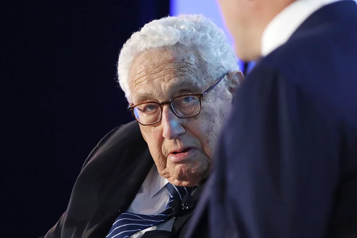 Kissinger Sees Stronger Role for UK as EU-US Link Post Brexit