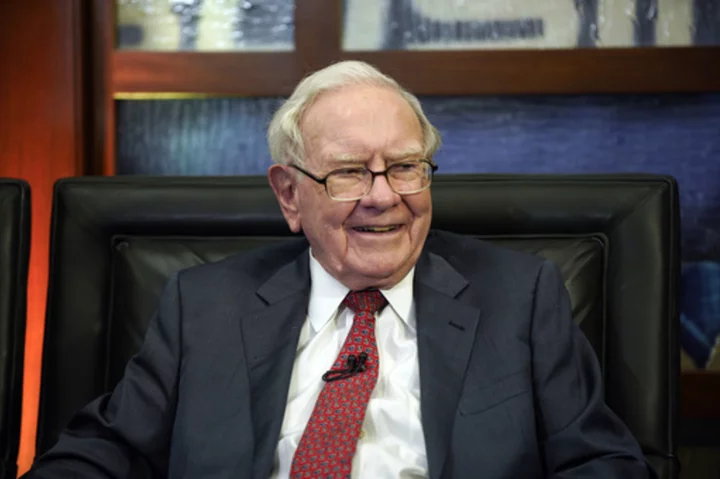 Warren Buffett's company dumps another 5 million shares of printer maker HP
